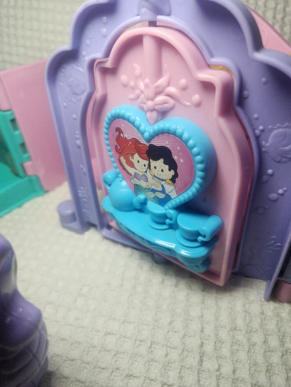 Little People Ariel Grotto Mermaid Playset - With 1 Figure And 1 Accessory Works